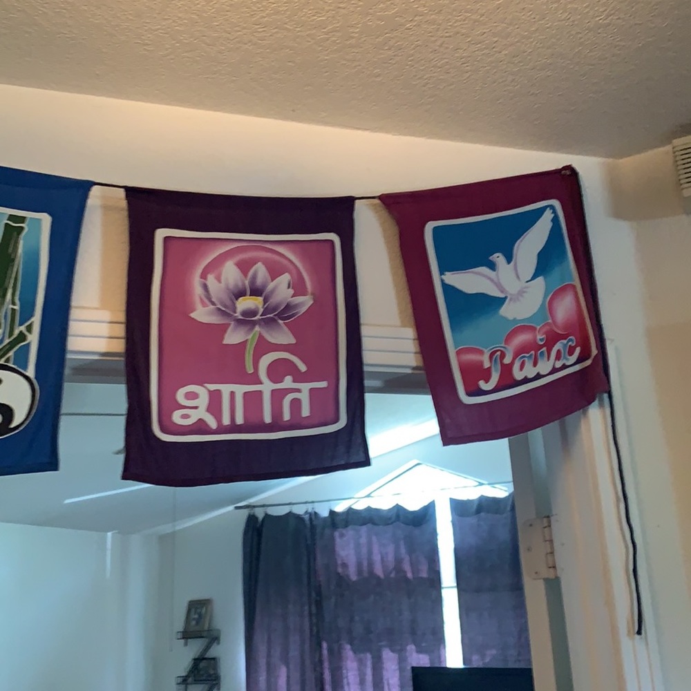 Prayer flags all together 7 colors are bold - Picture 4 of 4